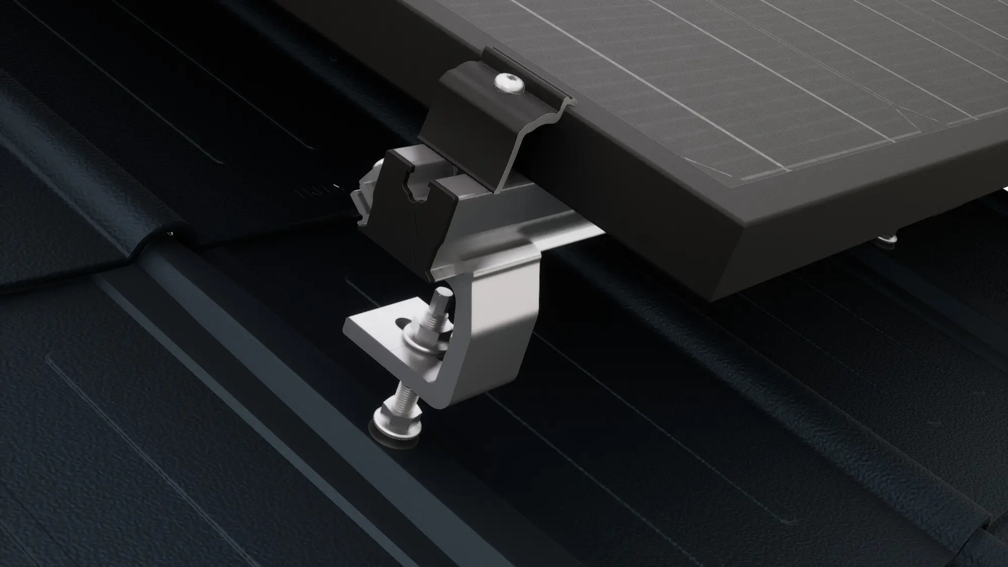 Primo piano della staffa PREVARIO Sunny Special montata sulla tegola PREFA che sostiene il binario. Il modulo fotovoltaico è stato fissato al binario con l'elemento di testa PREVARIO.