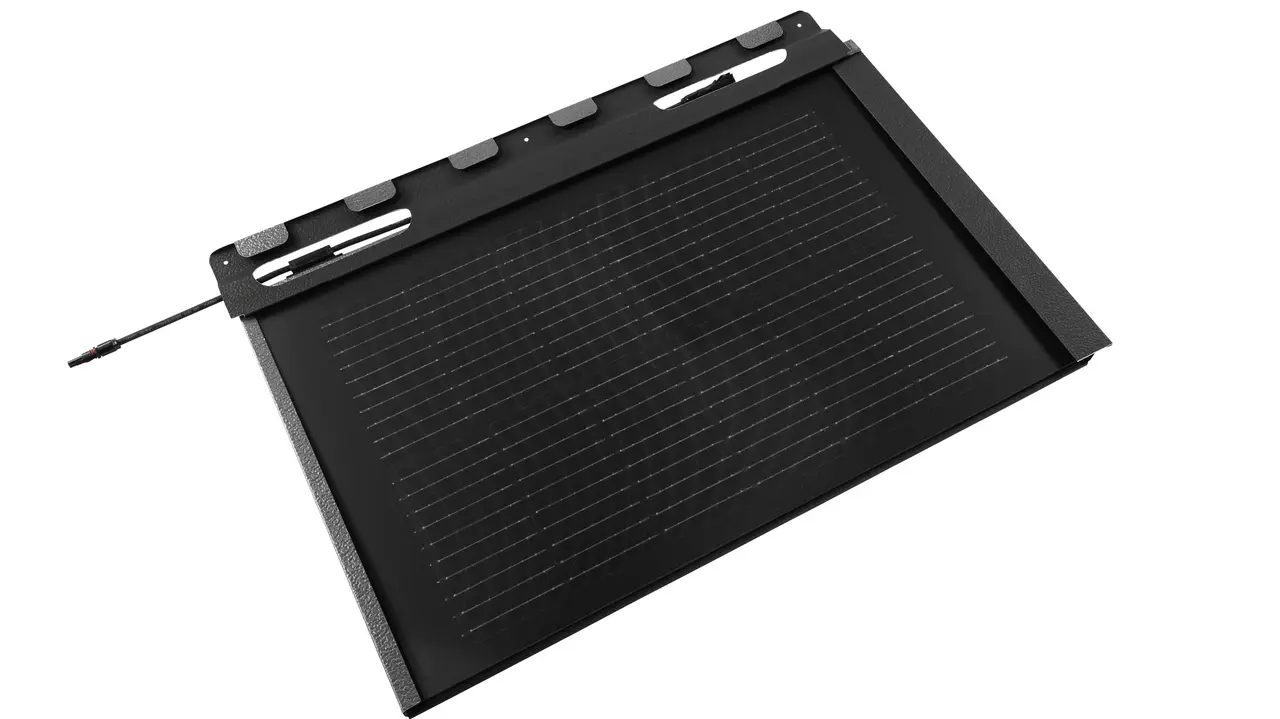 L'illustrazione mostra la tegola fotovoltaica PREFA piccola nel colore nero.