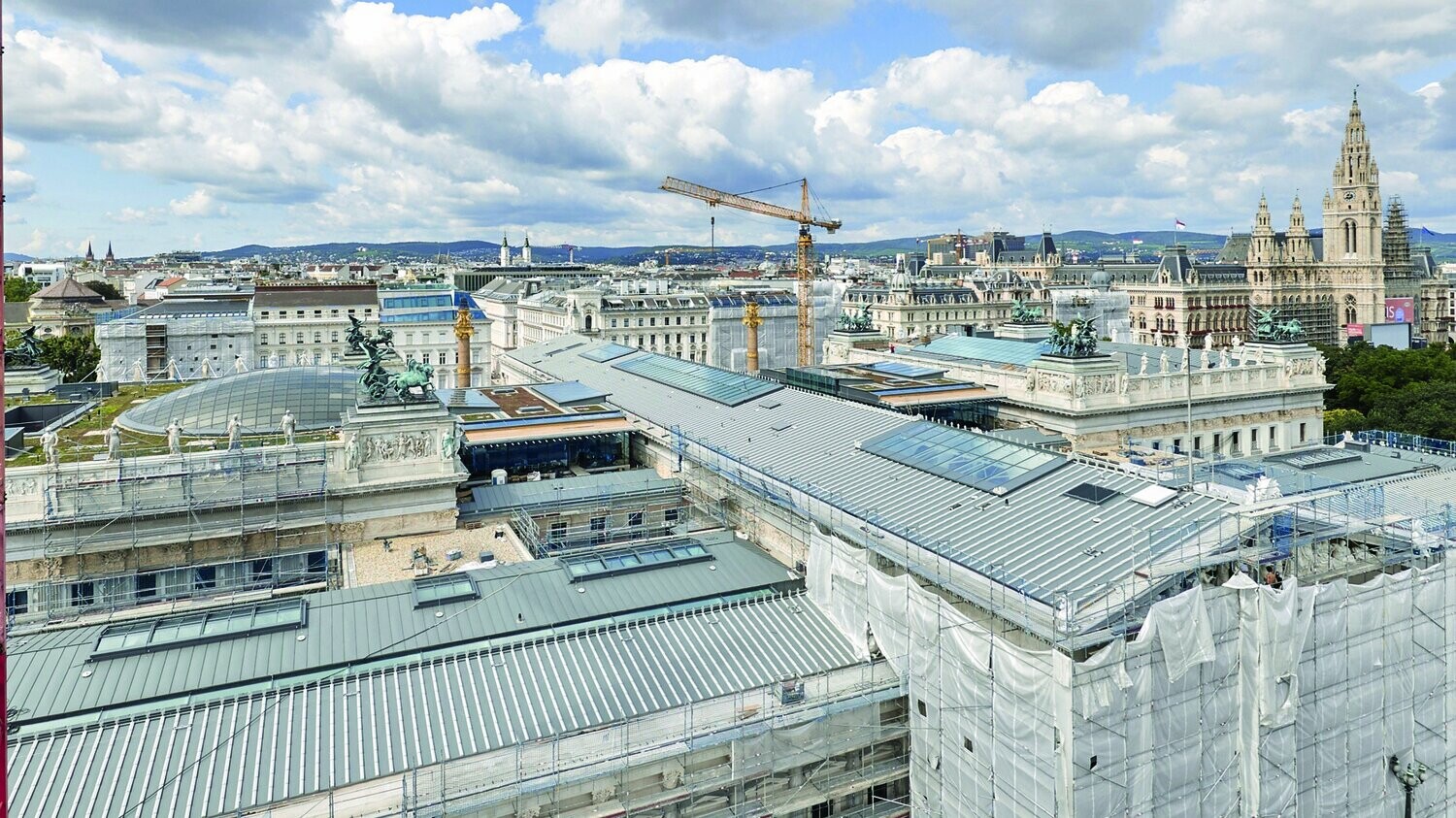 Drohnenaufnahme der Baustelle der Sanierung des Österreichischen Parlamentgebäudes
