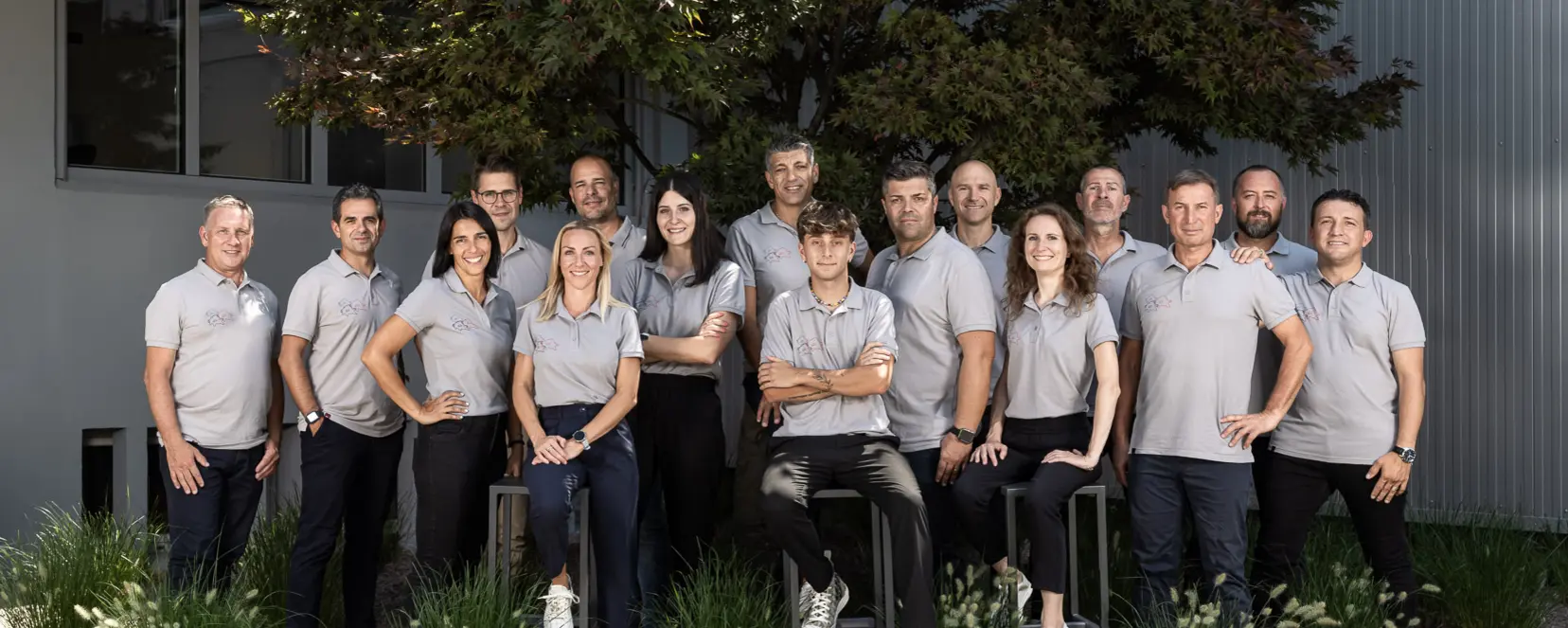 Gruppenfoto der PREFA Mitarbeiter am Standort Italien.