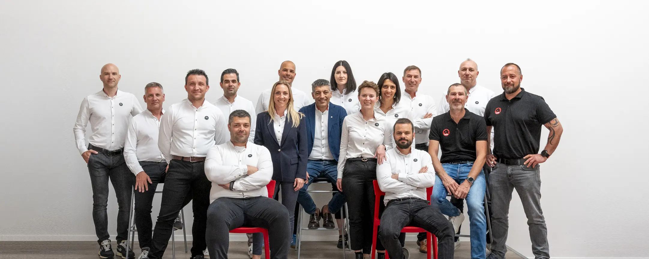 Gruppenfoto der PREFA Mitarbeiter am Standort Italien.