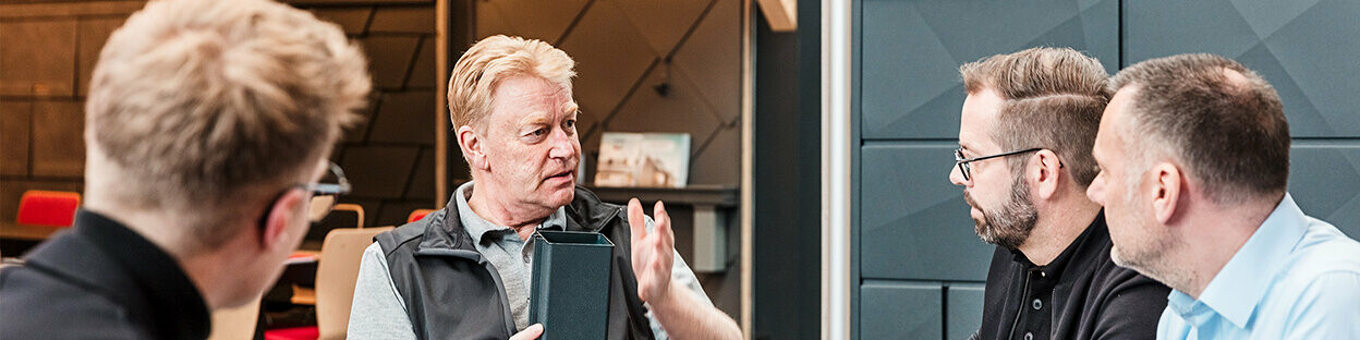 Innenräume des PREFA Schulungszentrums in Hamburg (DE). Hier können Sie sich zu unseren Produkten beraten lassen. Ein fachkundiger Außendienst steht Ihnen dabei zur Seite. 