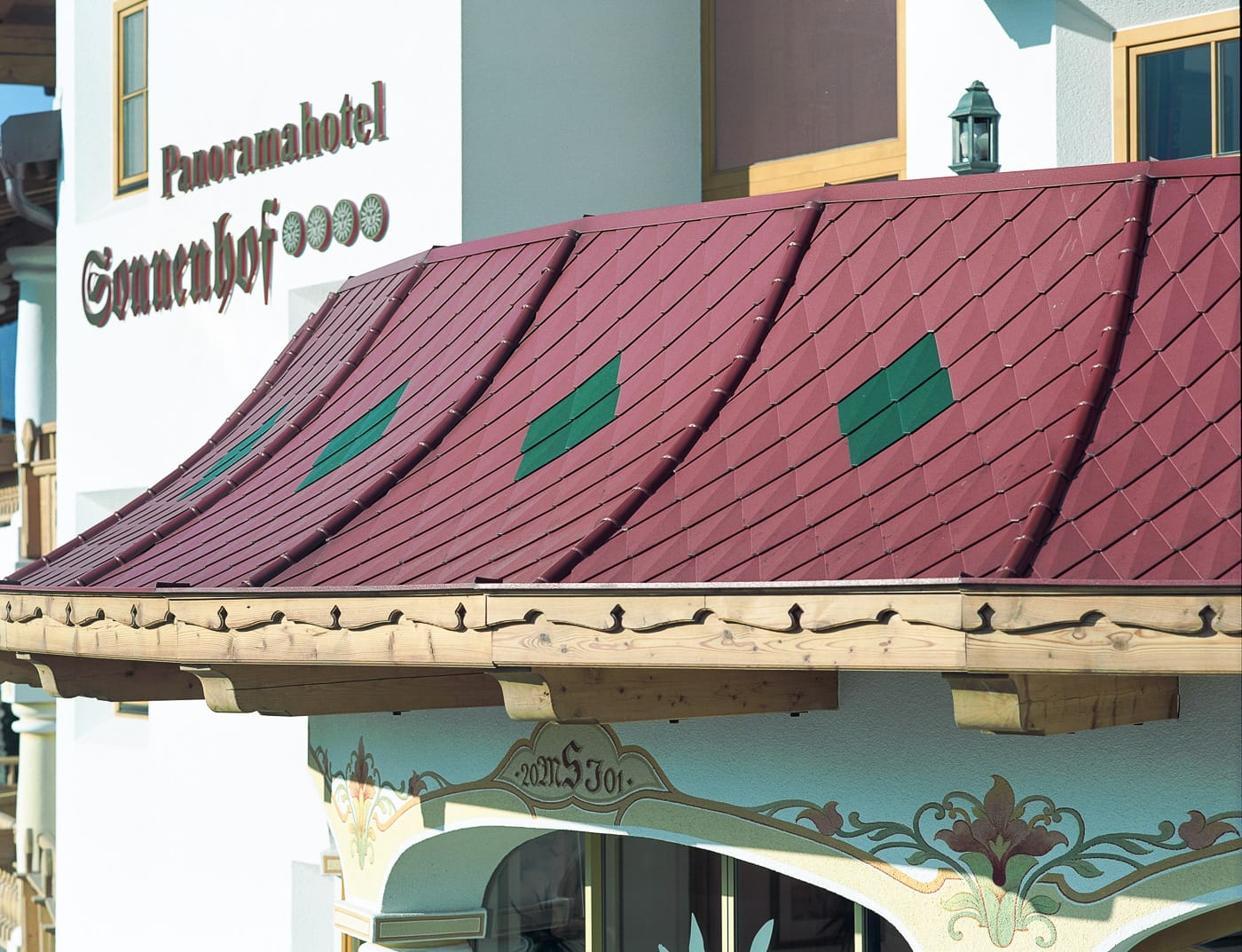 Referenzobjekte PREFA Dachsysteme Dachraute klein 05 P.10 oxydrot