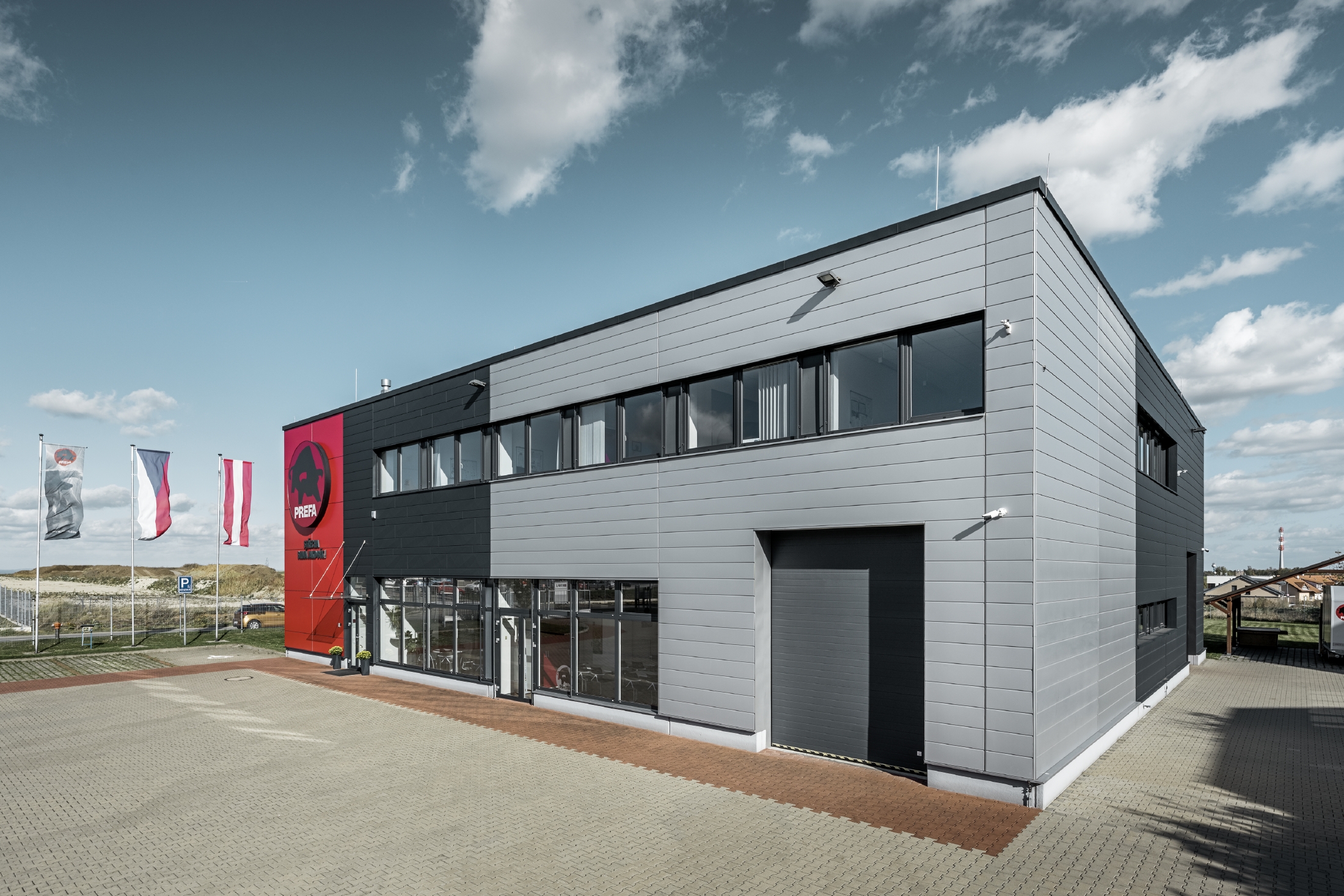 Referenzobjekte PREFA Fassadensysteme Siding 12 silbermetallic