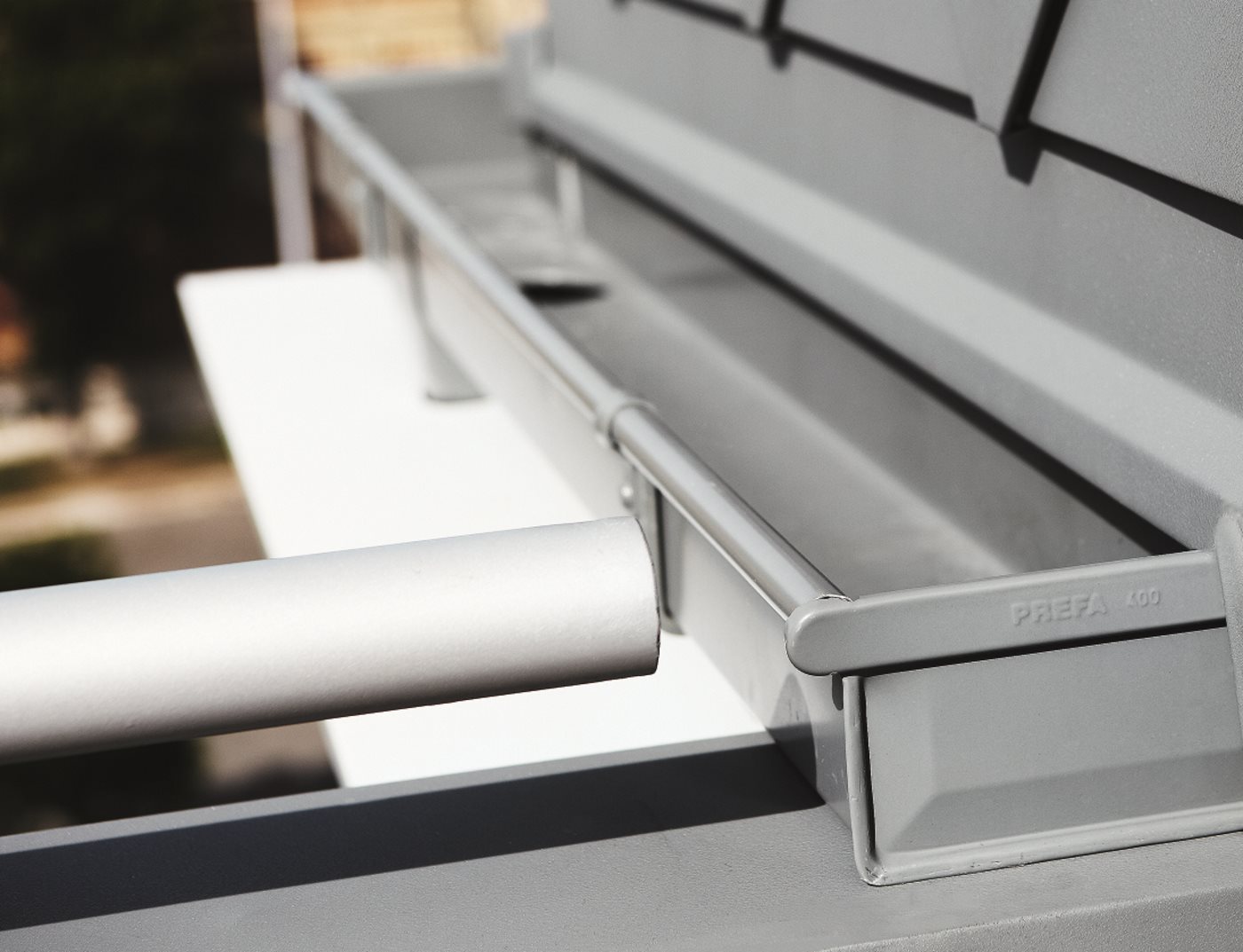 Referenzobjekte PREFA Dachentwässerung Kastenrinne 01 P.10 braun