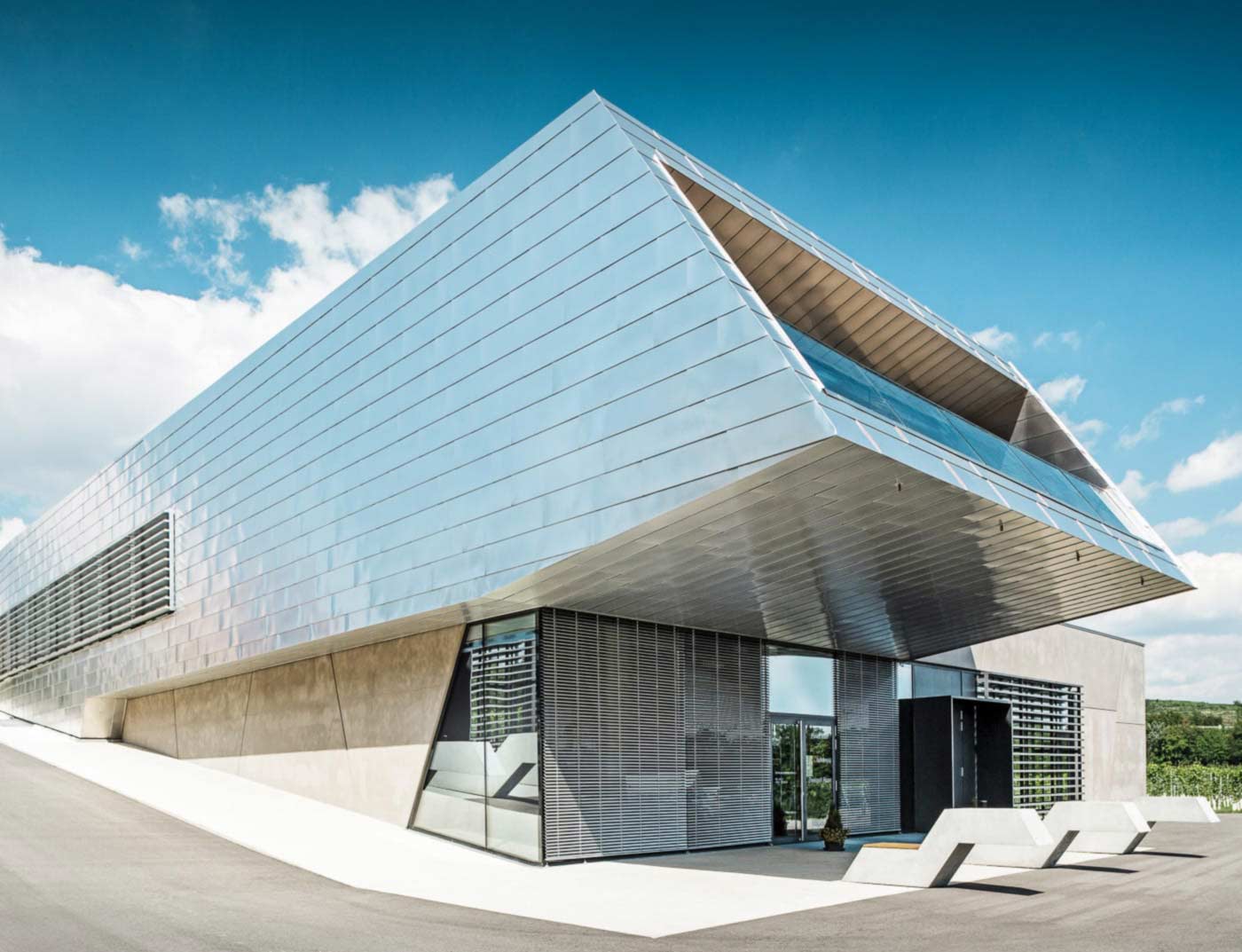 Referenze PREFA Sistemi per copertura Sistema per copertura Prefalz ® 13 alluminio naturale