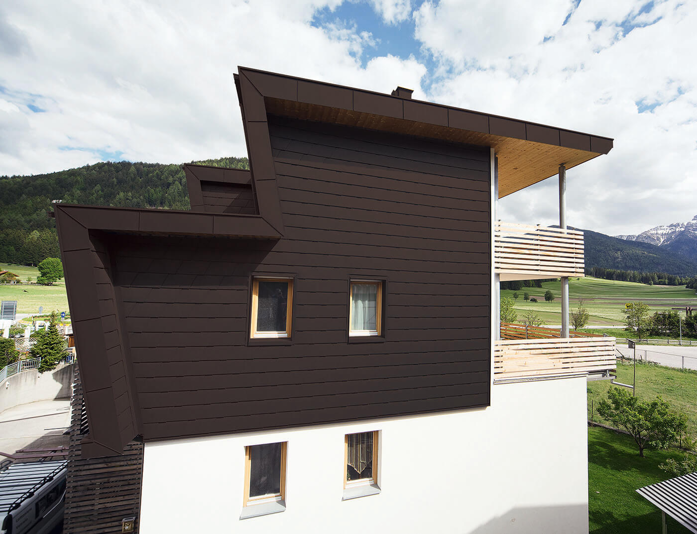 Referenze PREFA Sistemi per facciata Scandola per facciata 11 P.10 testa di moro